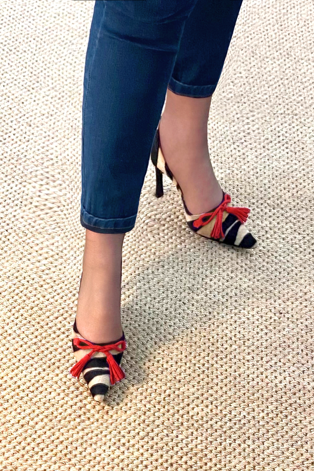 Safari black and scarlet red women's open arch dress pumps. Pointed toe. Very high slim heel. Top view - Florence KOOIJMAN